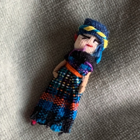 Vintage miniature tiny handmade Worry doll from Guatemala - Picture 5 of 8